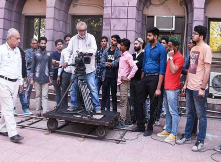 GKFTIIFILMMAKING photo